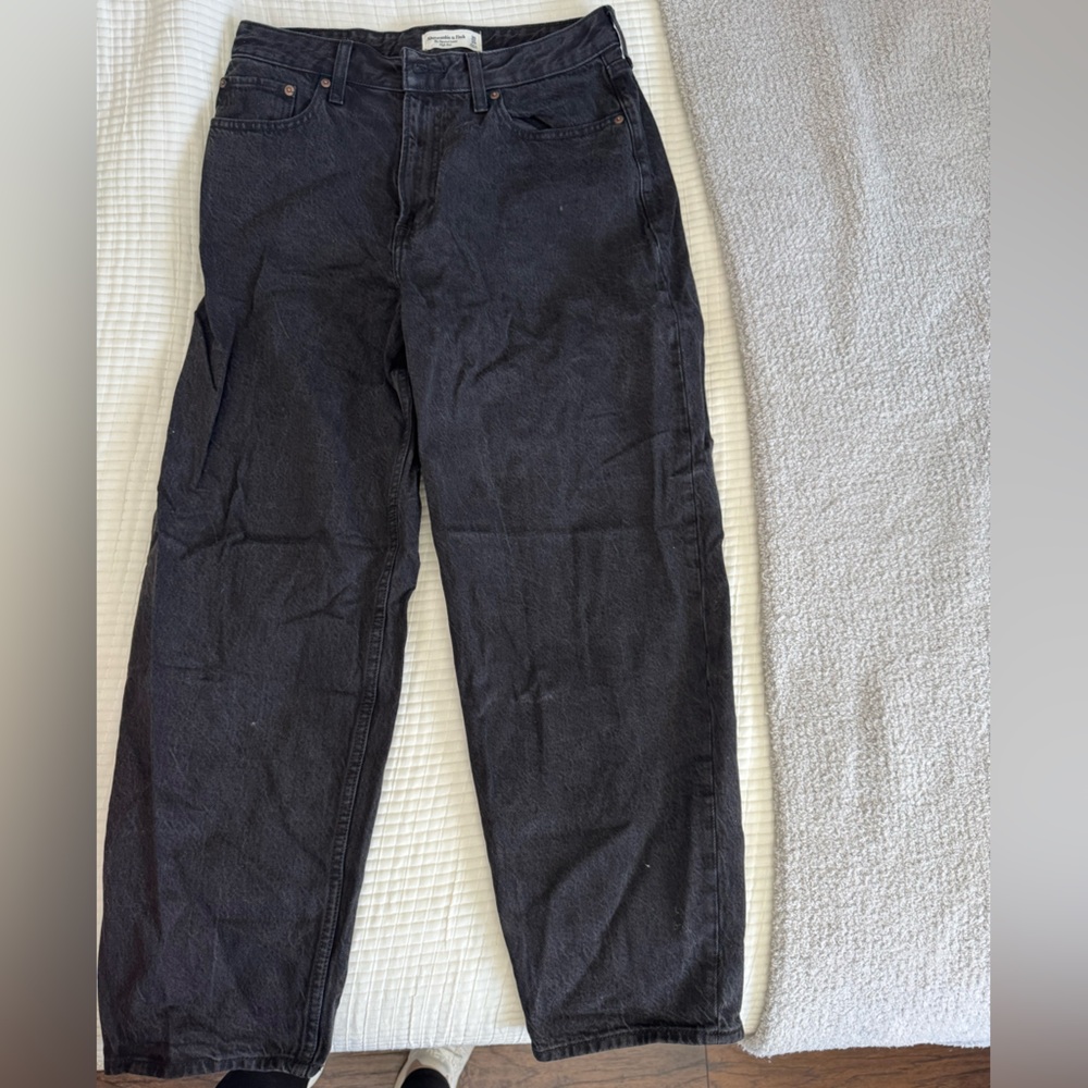 Abercrombie tapered loose jeans